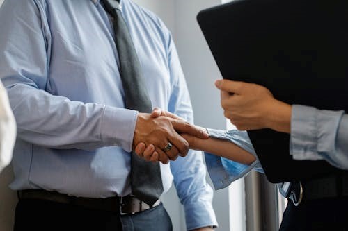 The impact of office cleanliness on client impressions is vital. Clean offices show professionalism, building trust and positive relationships.